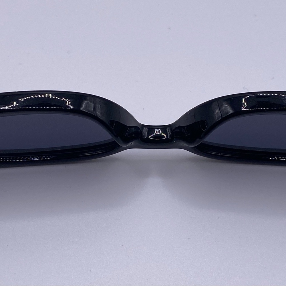 Le Specs Black Oval Sunglasses - Picture 5 of 5